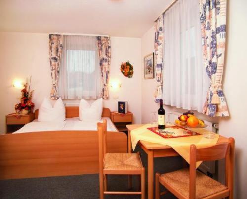 Gasthof Zur Krone Denkendorf  Room photo